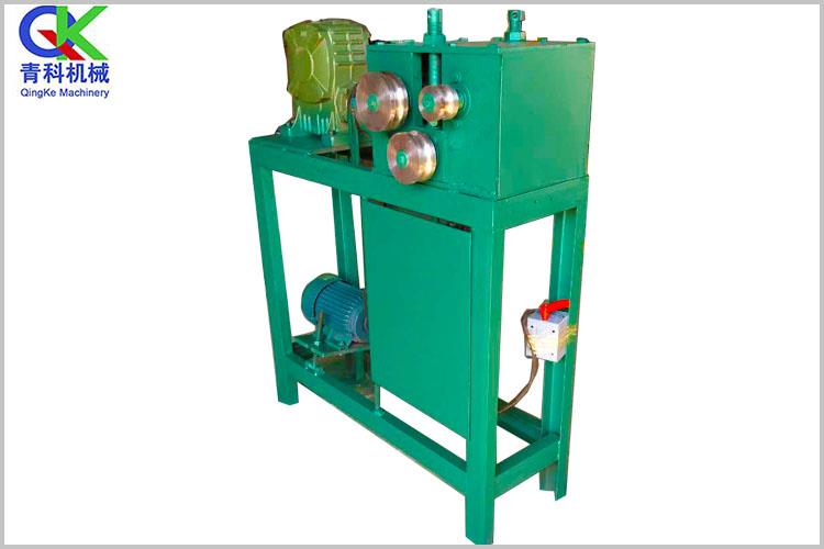電動三軸盤管機(jī)現(xiàn)已廣泛用于石油、化工、造船、水電、金屬結(jié)構(gòu)和機(jī)械制造等行業(yè)中